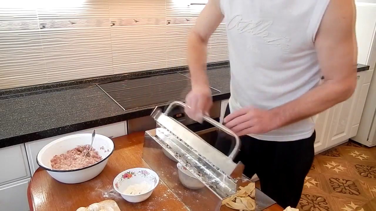Машинка для лепки пельменей